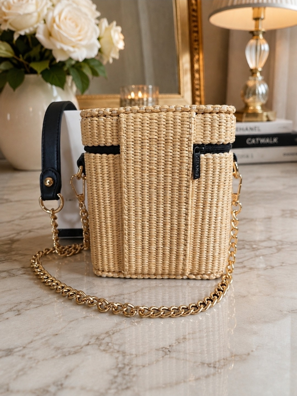 Chanel Les Beiges Woven Straw Crossbody Bag in Natural - Picture 2 of 7